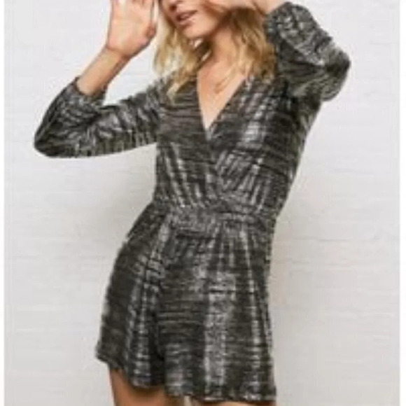 Don’t Ask Why Black & Silver Metallic Romper Sz-OS - Picture 1 of 8